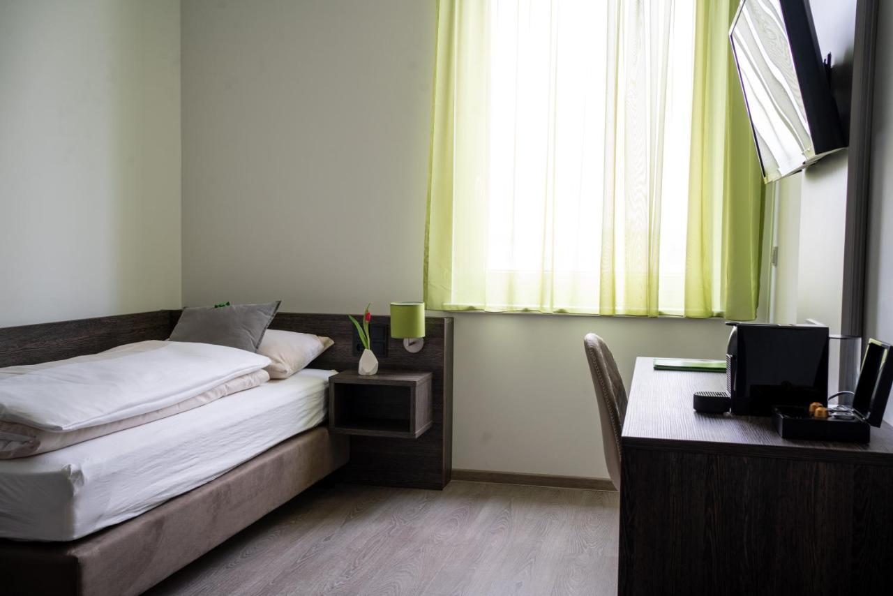 Eee Hotel Graz Pirka Exterior photo